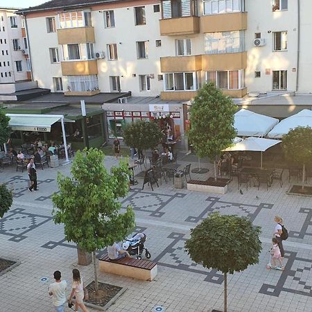 Fim Apartament Lägenhet Hunedoara Exteriör bild