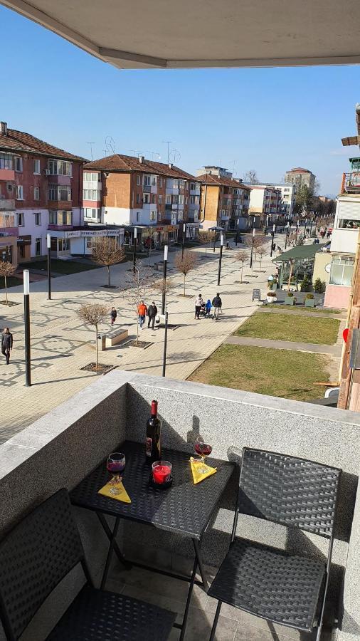 Fim Apartament Lägenhet Hunedoara Exteriör bild