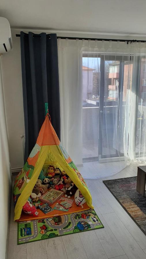 Fim Apartament Lägenhet Hunedoara Exteriör bild