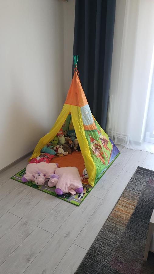 Fim Apartament Lägenhet Hunedoara Exteriör bild