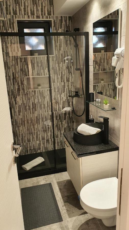 Fim Apartament Lägenhet Hunedoara Exteriör bild